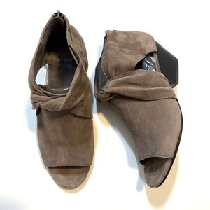 Eileen Fisher Anise Suede Open Toe Pump Sandals Booties Taupe Knot Twist 7.5